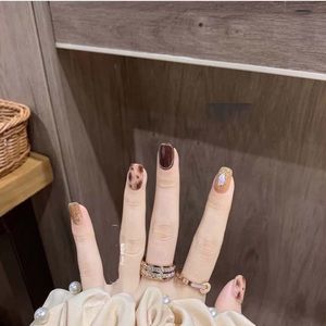 Meet your Posher, Yue